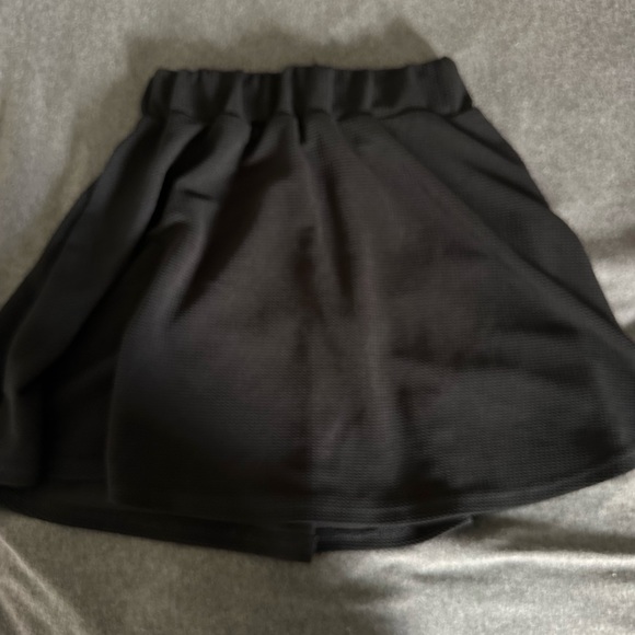 Plain Black Skirt - Picture 2 of 5